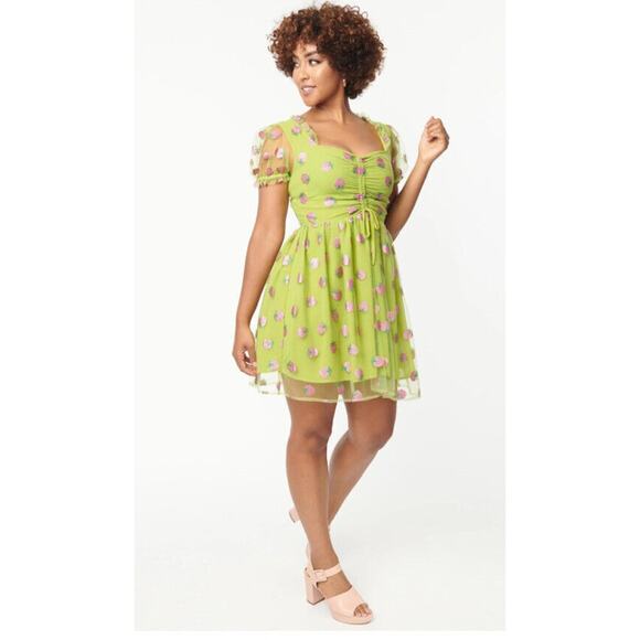 Unique Vintage Smak parlor Collection Strawberry Dress Womens Medium 6-8 - Picture 1 of 8